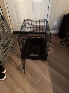 KONG Ultra-Strong Wire Dog Crate with Bedding